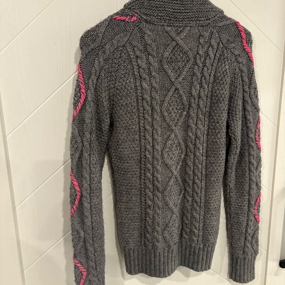 Aritiza  TNA Gray and Pink Women's  eclectic grandpa style cable knit Sweater - Picture 6 of 8